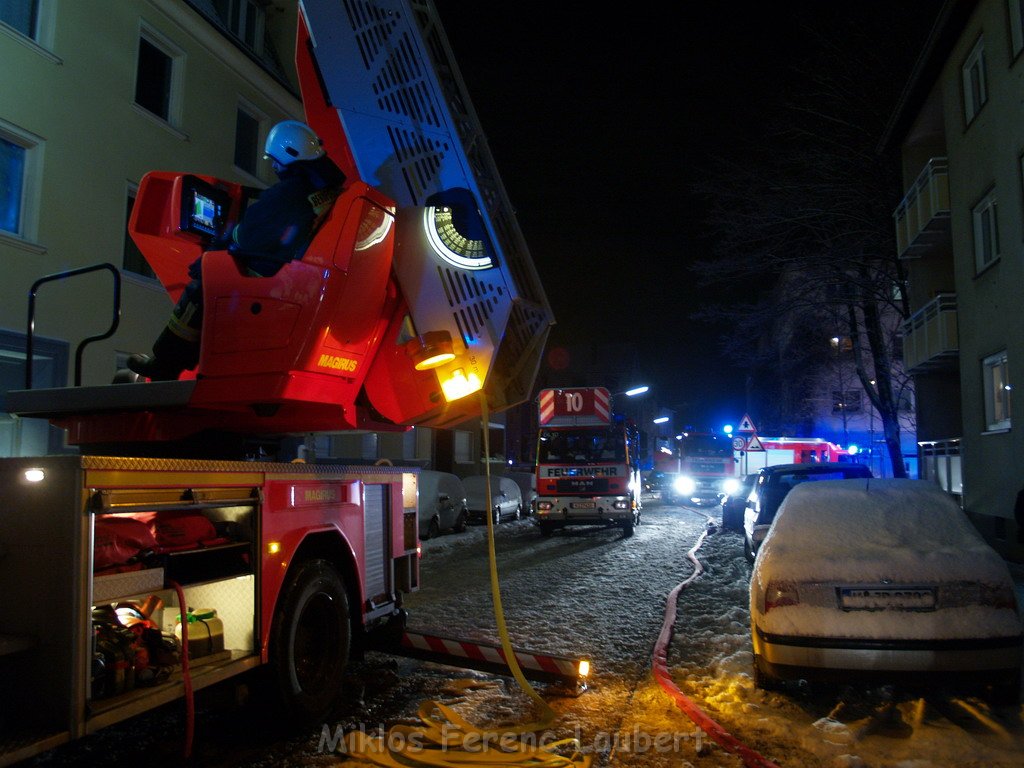 Feuer in Kueche Koeln Vingst Homarstr P674.JPG